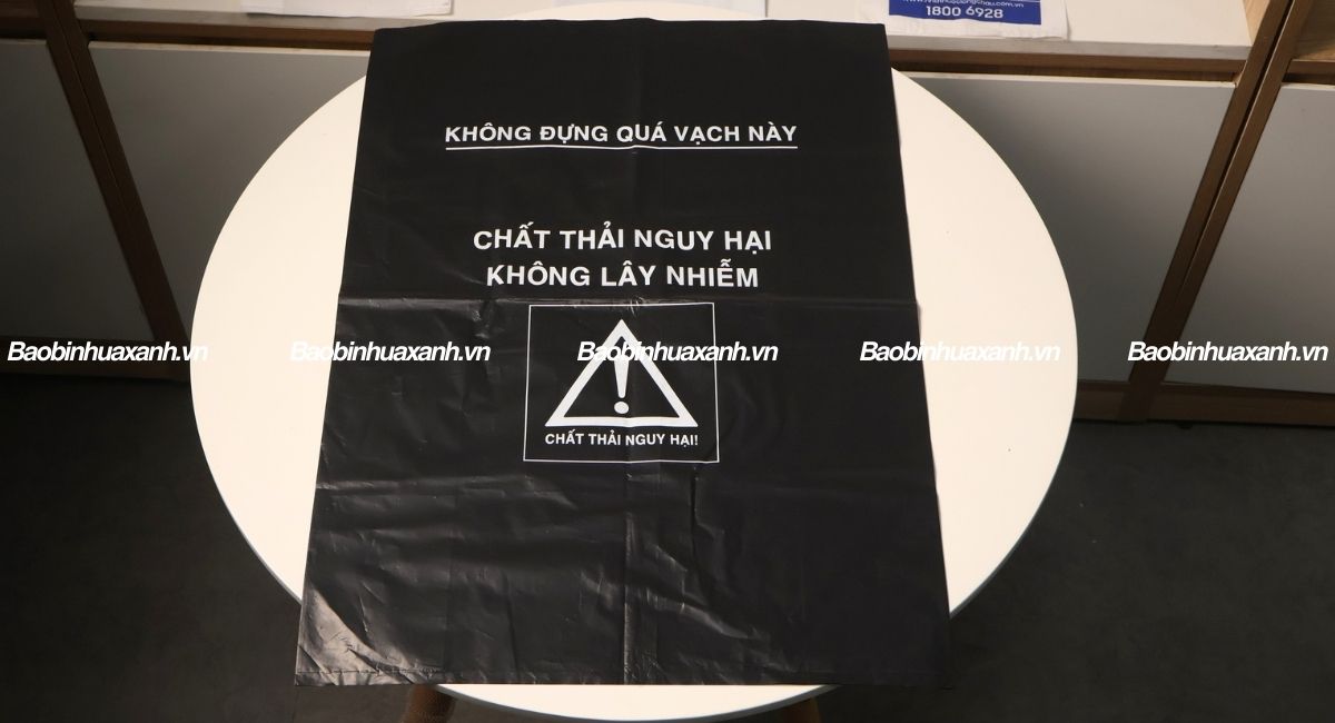 Túi đựng rác thải y tế màu đen