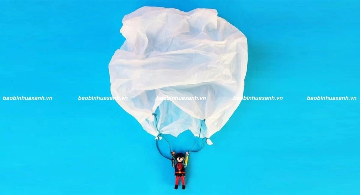 Cách tái chế túi ni lông làm đồ chơi cho bé