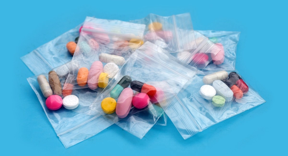 Túi zipper đựng thuốc tây là gì? Có thực sự an toàn cho sức khỏe không?