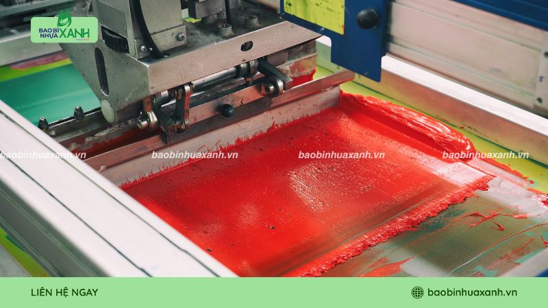 In túi nilon bằng công nghệ in lụa