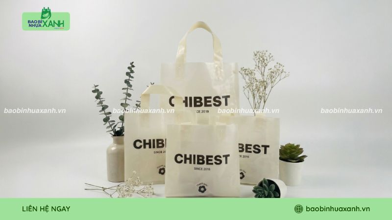 Mẫu túi nilon ép quai đựng quần áo