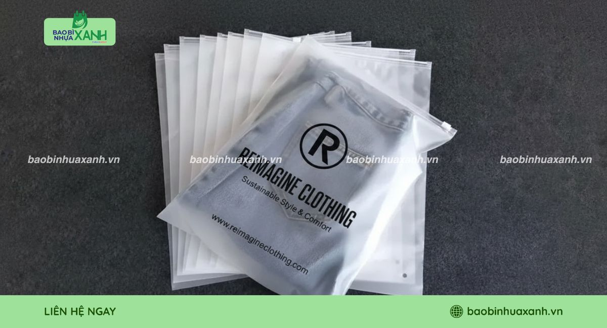 Mẫu túi zip đựng quần áo in logo