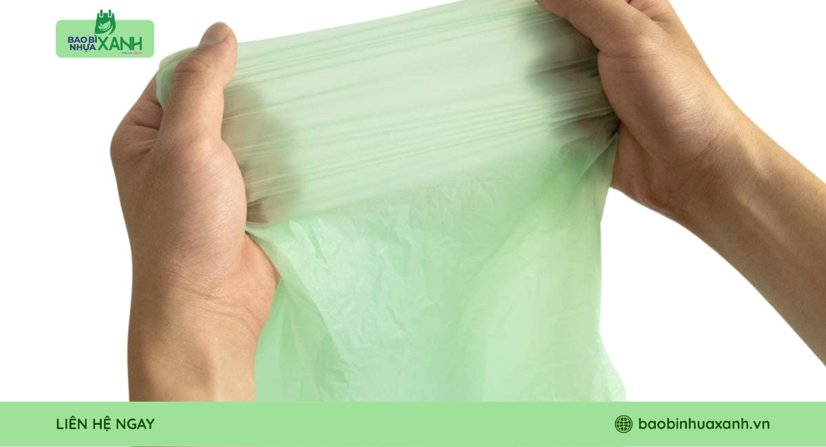 Dùng tay cảm nhận bề mặt túi
