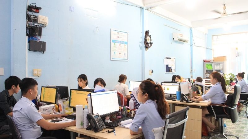 Nhân viên phòng kinh doanh Bao Bì Nhựa Xanh
