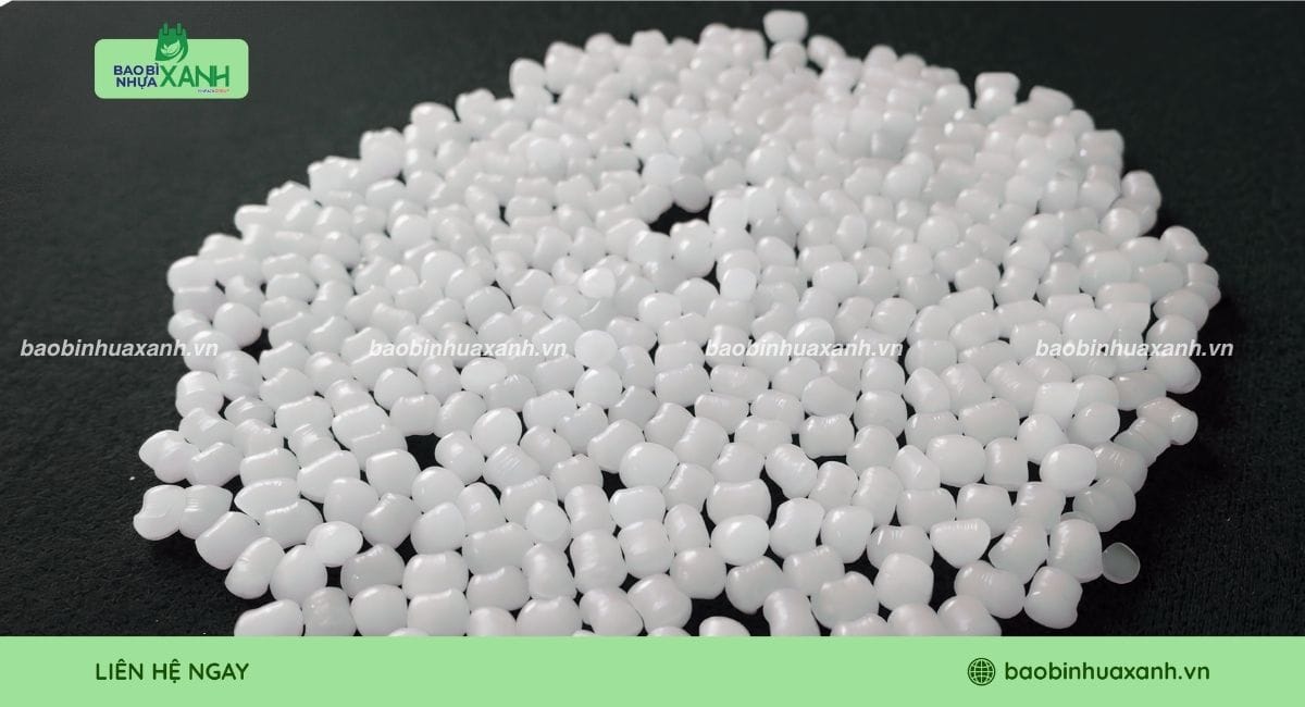 Nhựa HDPE Là Gì? Những Điều Doanh Nghiệp Cần Biết Trước Khi Lựa Chọn