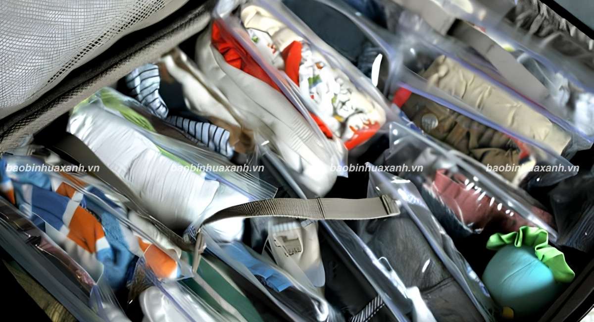 Mẹo Sắp Xếp Hành Lý Siêu Gọn Bằng Túi Zip Giúp Giảm 60% Thể Tích
