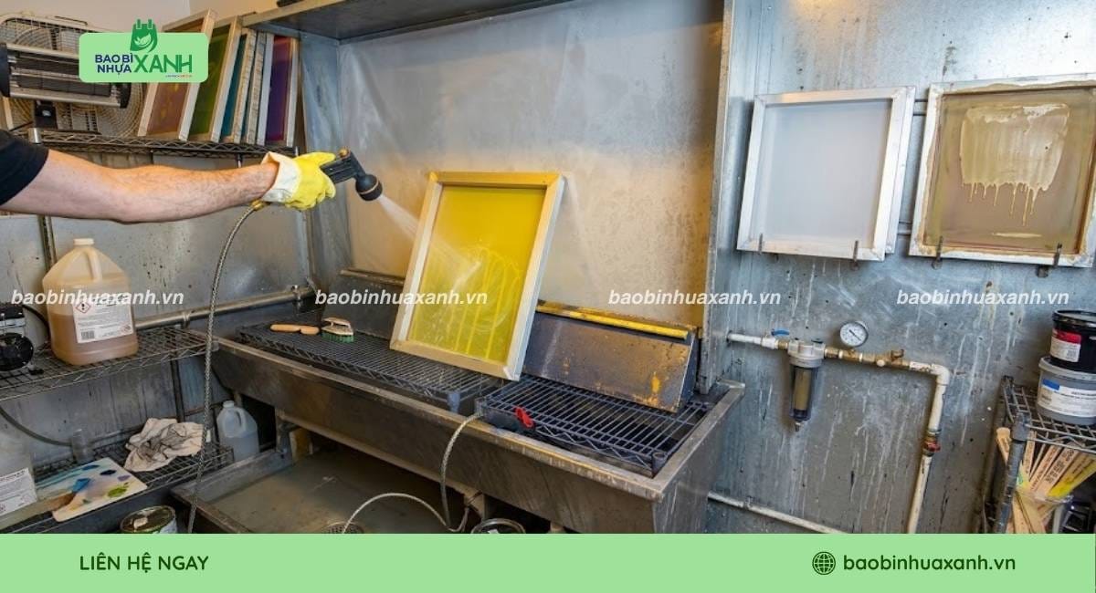 Quy trình vệ sinh khung in lụa