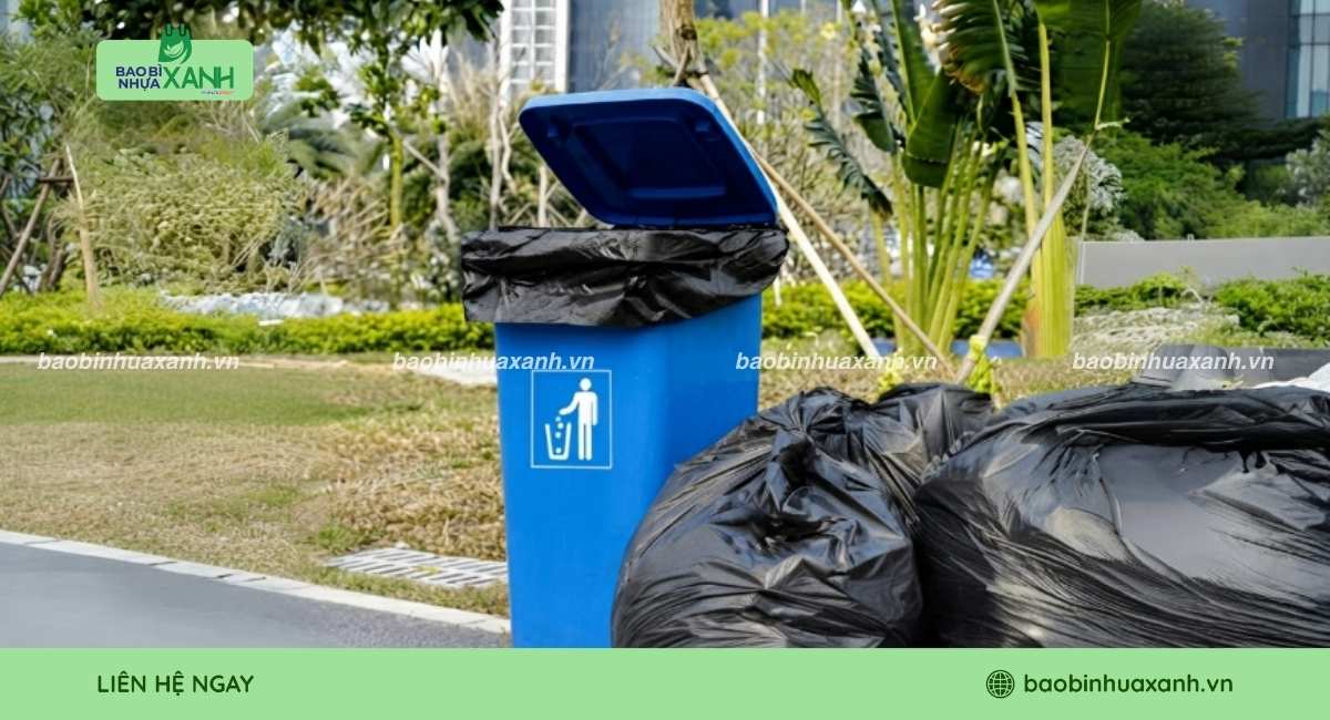 Túi rác size đại thu gom rác sinh hoạt