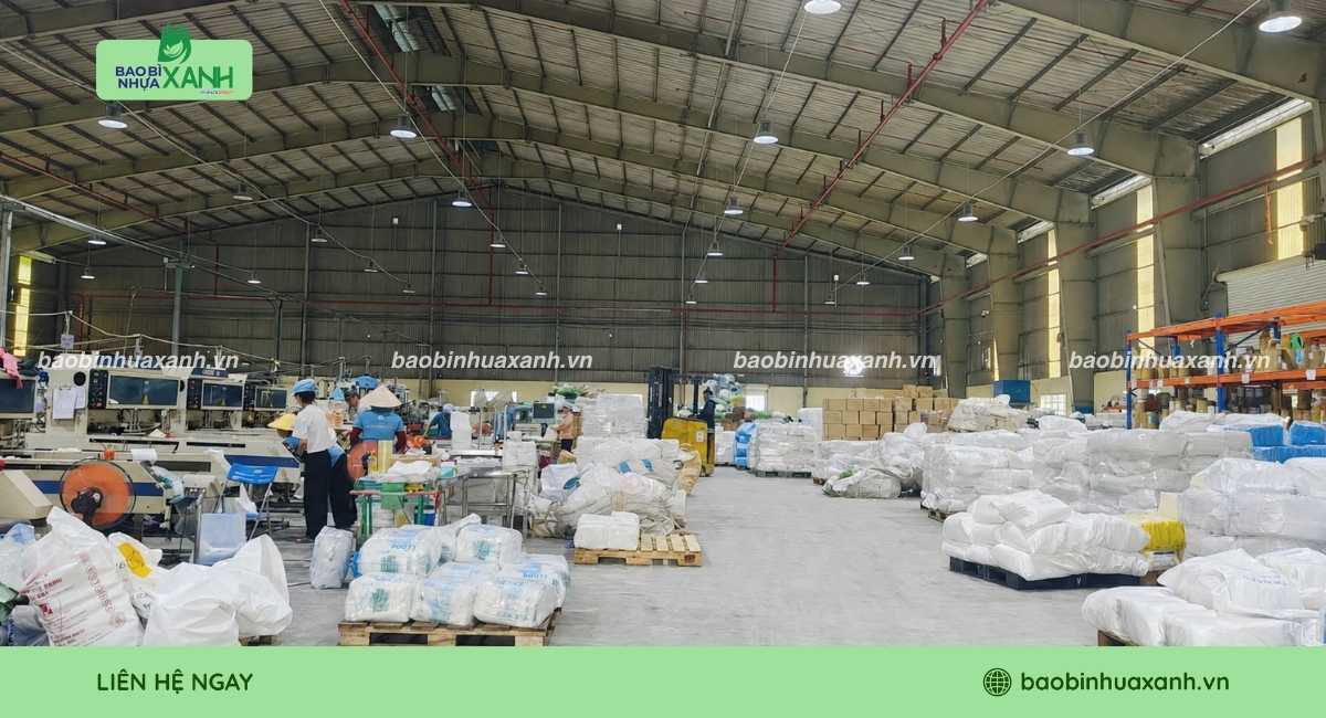 Xưởng Bao Bì Nhựa Xanh chuyên sản xuất túi đựng rác size trung