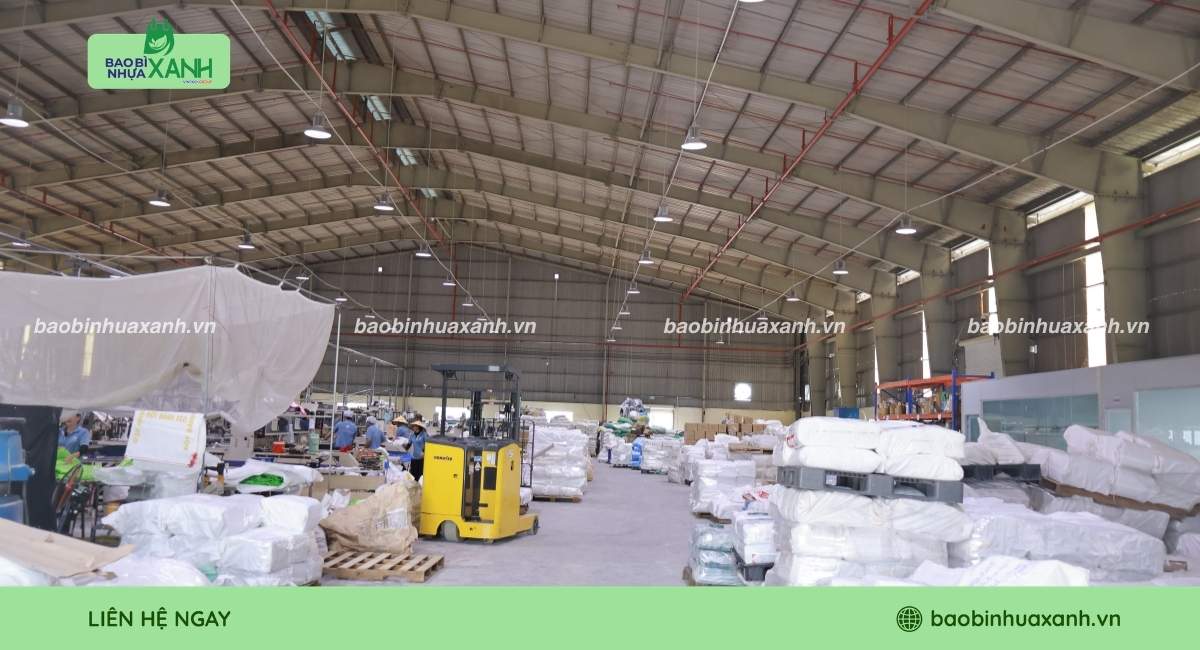 Xưởng Bao Bì Nhựa Xanh chuyên sản xuất túi ép quai HD