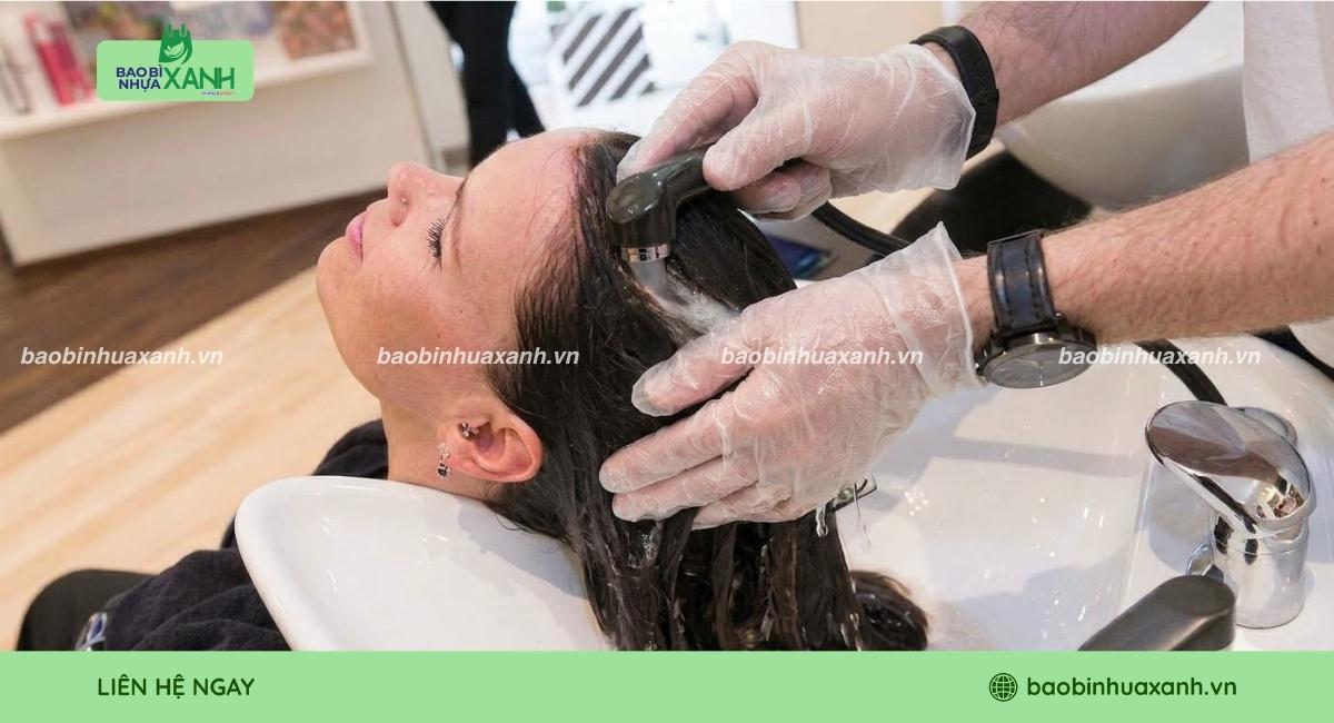 Bao tay nilon dùng trong lúc nhuộm tóc