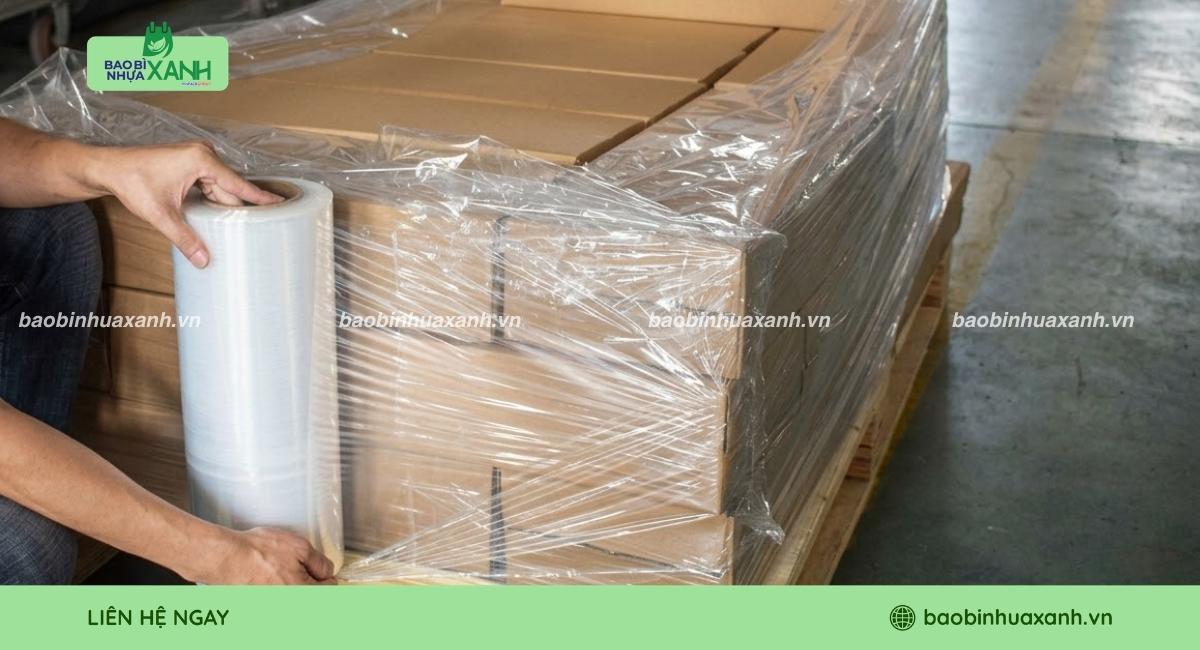 Màng PE giúp hàng hóa tránh bụi bẩn